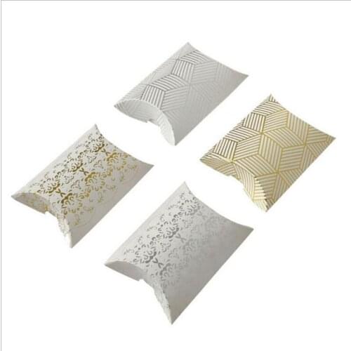 50pcs Craft Paper Pillow Shape Favor Candy Boxes Bag Gold Stamping Wedding Favor Gift Boxes bags Birthday Wedding Party Supplies