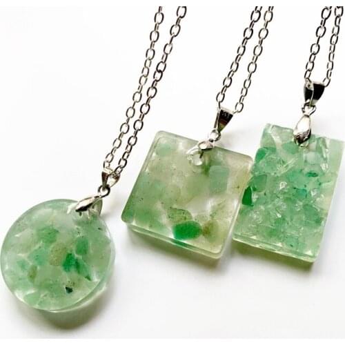 Natural Green Aventurine Crystal Stones Orgone Pendant Geometric Healing Crystal Chips Stone Necklace Resin 1pc