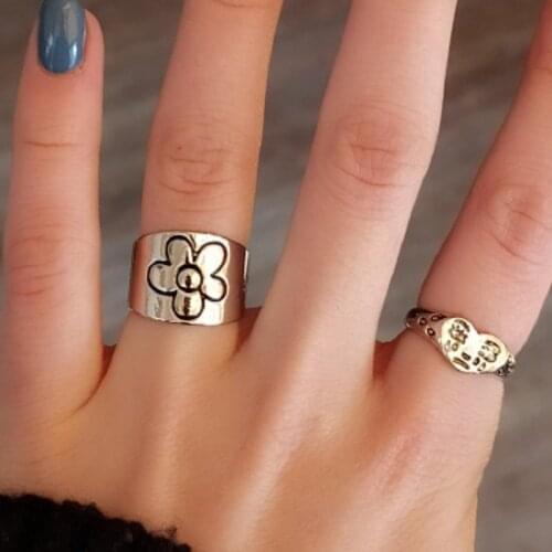 2021 NEW Daisy Flower Rings for Women Punk Vintage INS Simple Smooth Plum Blossom Ring Small Flower Opening Rings Party Jewelry