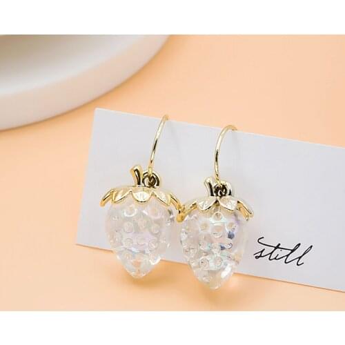 2021 new Japanese Sweet Crystal Pearl Transparent Resin Strawberry Earhook Spring Summer Big Fruit Drop Earrings for Women Gifts