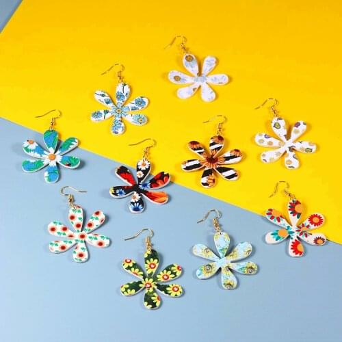 18 Style New Hot PU Leather Daisies Flower Floral Print Earrings for Women Daisy Flower Leather Earrings Jewelry Wholesale