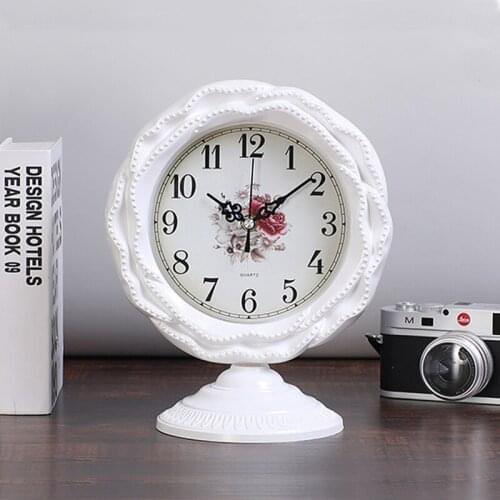 New Nordic Light Luxury Retro Desk clock Living Room Office Bedroom Bedside Mute Compact Simple Desk Clock Table Watch Desktop