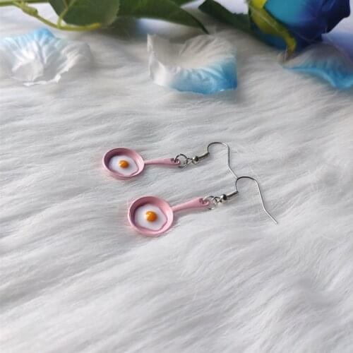 3D Fried egg earrings in a pan Pink fashion gifts for chefs Scrambled eggs jewelry breakfast pendant 2021 new women delicacy