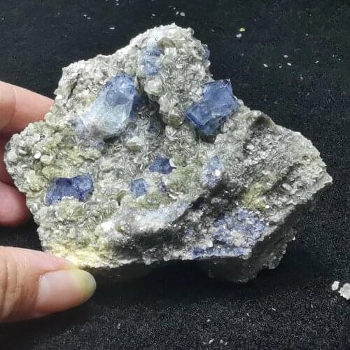 47.8gRestoration of quartz gemstones from Yaogangxian natural purplish blue fluorite and mica intergrowth minerals