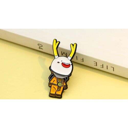 Creative cartoon snowman with antlers enamel brooch personality fashion alloy badge pins backpack accessories gifts for friends