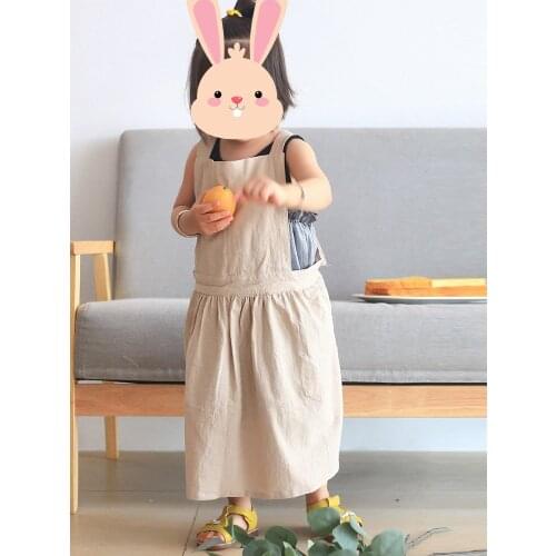 Childrens cotton and linen shoulder apron Fashionable brief durable and washable not easy to fade drawing and baking floral art