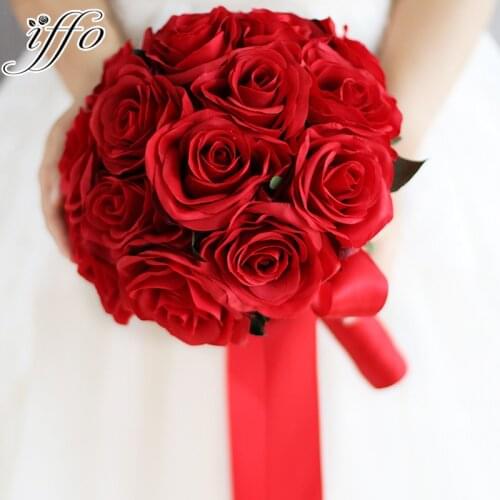 Red Wedding Bouquet Artificial Rose Flowers Bride Bridal bouquet Red Rose Flower Bridesmaids Bouquet Holding Flowers Decor