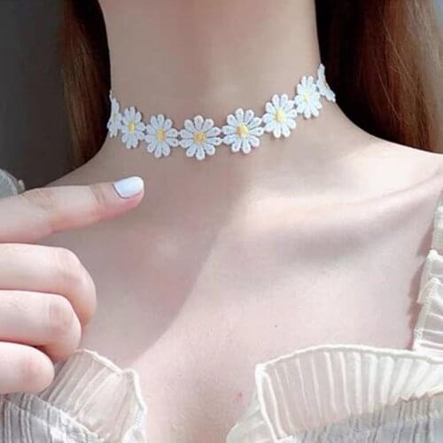 New fashion Daisy Necklace girl Daisy Necklace flower delicate Daisy Necklace Charm Necklace neck with collarbone chain girl