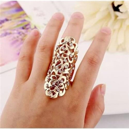 Wholesale European and American Vintage Hollow Carved Flower Inlaid Rhinestone Alloy Female Ring For Women Jewelry Accessories