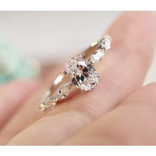 2021 Luxury Shine Oval White Zircon Wedding Ring For Women Trendy Silver Plated Female Jewelry Engagement Birthday Party Gifts