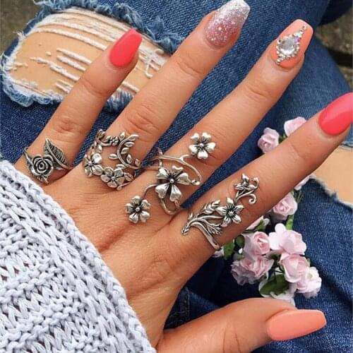 4pcs/set Rose Flower Rings Antique Silver Color Vintage Bohemia Ring Set for Women Charm Bohemia Floral Knuckle Ring