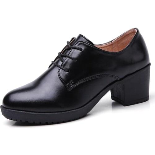 Breathable Dance Shoes New Round Head Lace-up Leather Flats All-match Soft Bottom Trekking Shoes Womens Sneakers