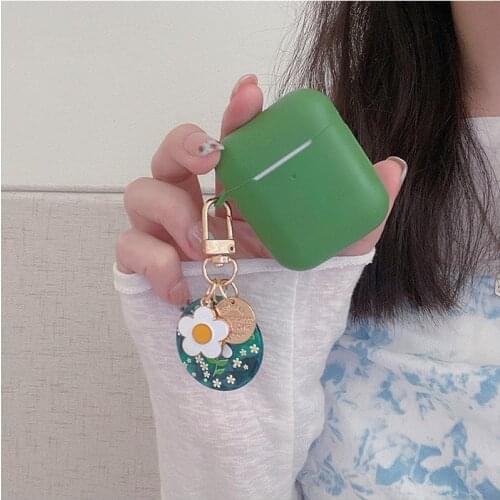 Cute silicone Headphone Case With Daisy Keyring For Apple Airpods 2 1 Cover For Air pods Pro Case Wireless charging Cover Box