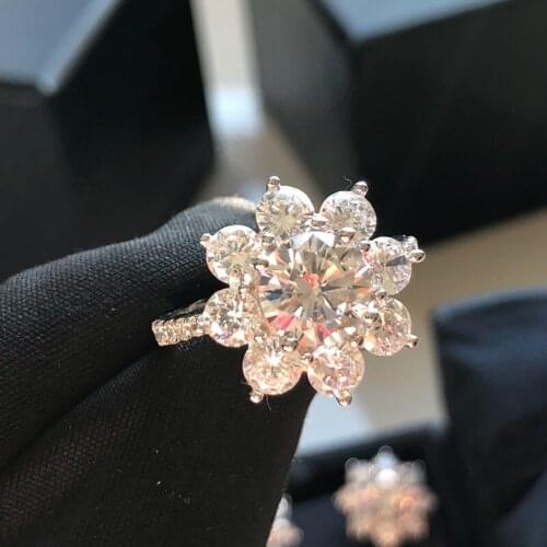 New Fashion Brand Ladies Jewelry Flowers Shiny Engagement Ring Ladies Sun Diamond Wedding Anniversary Ring Jewelry Gift girl