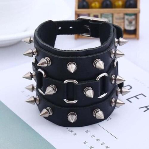 XEONGKVI Europe America Punk Hyperbole Conical Rivet Cowhide Bracelet Fashion Men Hand Catenary Accessories Birthday Present