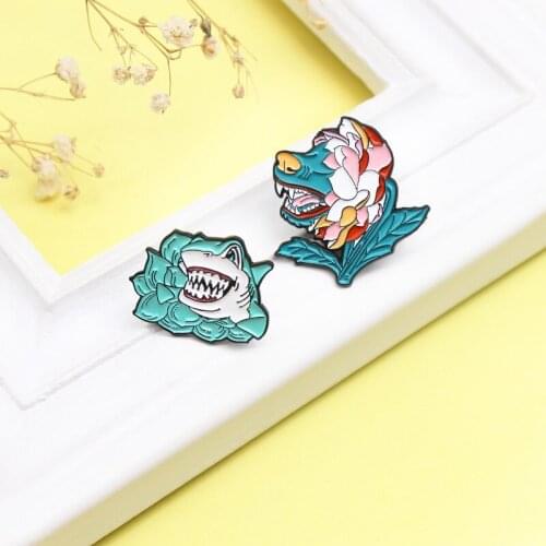 Shark Head In Fashion Creative Flowers Wolf Head Invisible Piranha Personalized Design Drip Brooch Wild Backpack Accessories