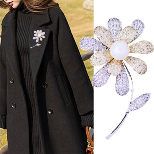Fashion Cubic Zirconia Flower Brooches with Pearl Wedding Brooch Crystal Broach for Bridal Bouquet Pin Engagement Jewelry broche