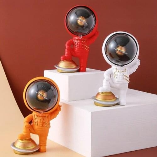 17cm Modern Home Decor Astronaut Figures Birthday Gift For Man & Boyfriend Abstract Statue Fashion Spaceman Sculptures