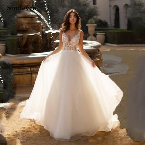 LORIE Boho A Line Wedding Dress Lace 2020 V-neck Sleeveless Appliqued Lace Princess Bride Dress Vestido De Noiva