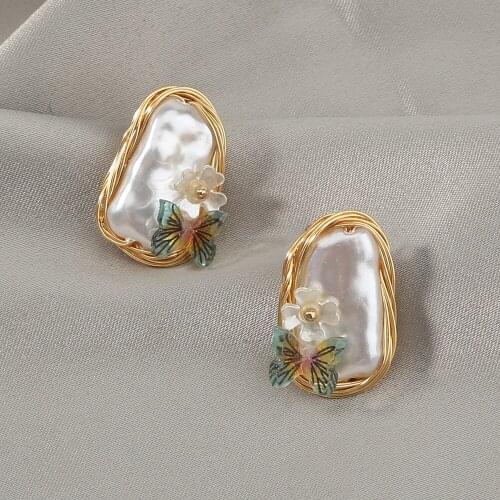 New Hand-wound Temperament Retro Exquisite Earrings Female Baroque Pearl Butterfly Creative Fashion Earrings