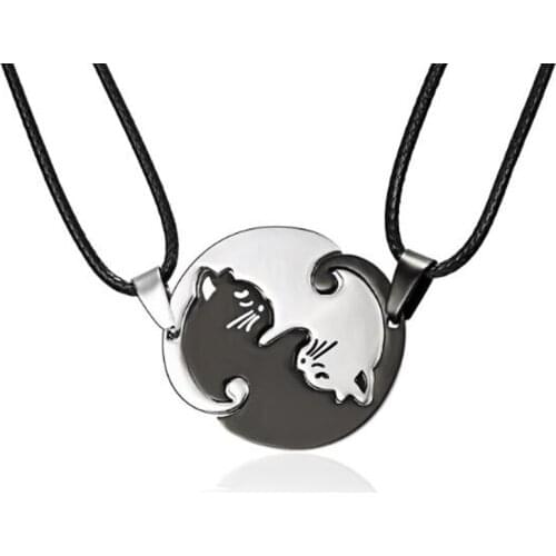 Black white Couple Stitching Necklace Titanium Steel Animal Cat Pendants Necklace Hugs Round Fashion Jewelry Friendship Gift NEW