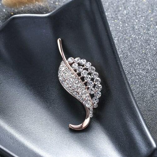 Elegant New Rose Golden Hollow Clear Rhinestone Leaf Brooch For Women Handmade Date Wedding Annual Jewelry