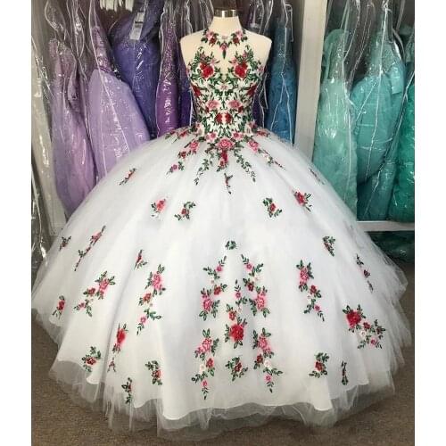 Luxury Embroidery Illusion Open Back Ball Gown Quinceanera Dresses Sleeveless Sweet 16 Prom Dress vestidos de 15 años