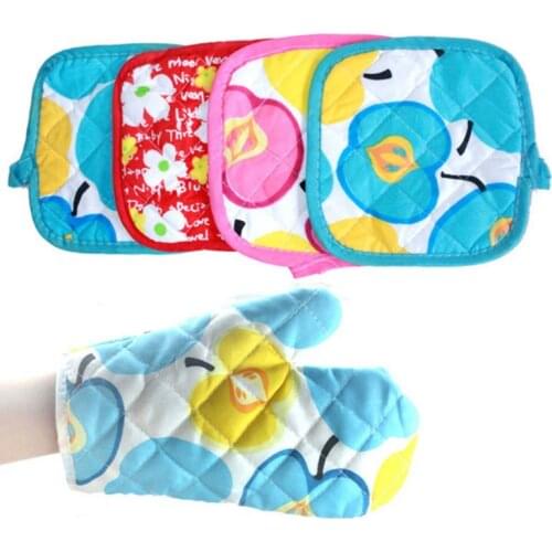 2pcs/set Microwave Oven Baking Gloves Insulation Pad Mat Kitchen Cooking Barbecue Gloves Anti-Hot Cushion Christmas Decorations