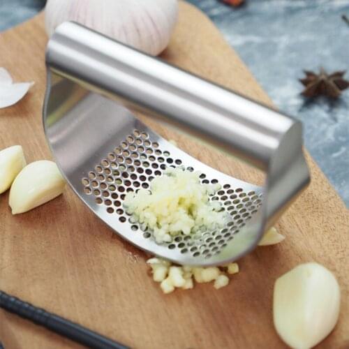 Food-grade MINI Stainless Steel Garlic Press Manual Ginger Masher Curved Garlic Grinding Slicer Chopper Cooking Gadgets Tool