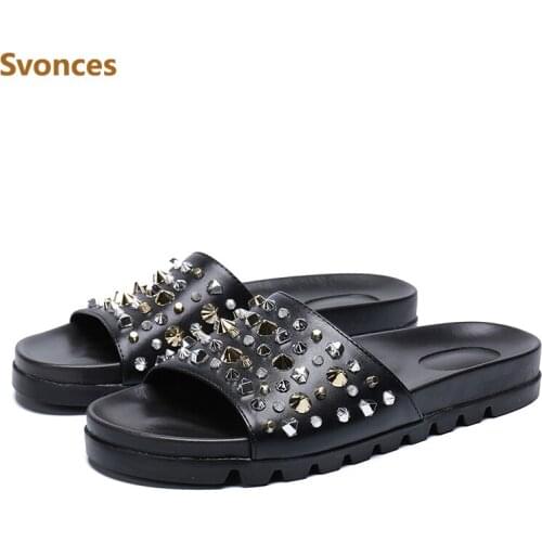 Mens Casual Shoes Luxury Low Heels Gold Rivtes Black White Spikes Designer Slides Man Slippers Fashion Outdoor Flats Shoes EU46