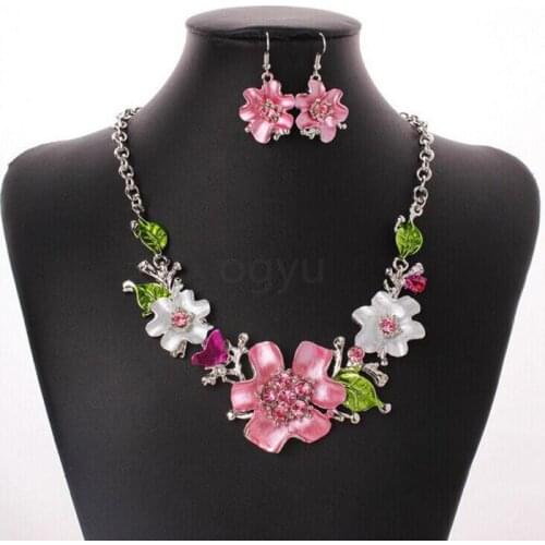 European And American Fashion Sweet Chain Temperament Wild Flower Diamond Necklace Jewelry Sets