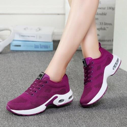 Women casual shoes 2021 new lighted breathable mesh shoes woman lace up fashion comfortable women tenis sneakers feminino