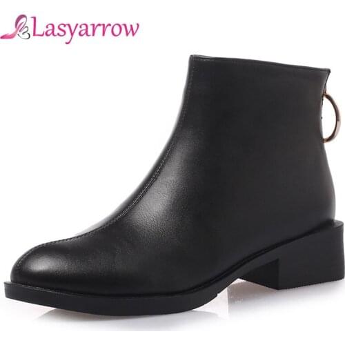 Lasyarrow 2019 Woman Ankle Boots Soft Leather Fashion Women Shoes Platform Winter Shoes Ladies Motorcycle Boots Plus Size 33-43