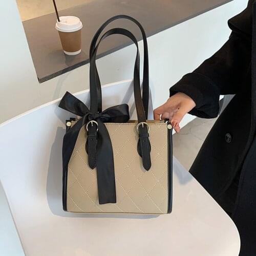 Crossbody Retro Shoulder Underarm Women 's Bag 2021 Graceful and Fashionable Rhombus Bow Small Square Bag