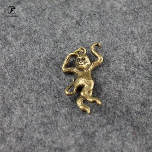Copper Lucky Monkey Statue Small Ornaments Vintage Brass Animal Gibbon Figurines Home Decor Desk Decorations Key Chains Pedants