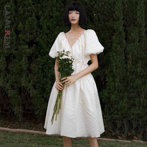 LANMREM Three Dimensional Jacquard V-neck Bubble Sleeve Dress Women 2021 Summer Cute Dresses Female Fashion 2D3799