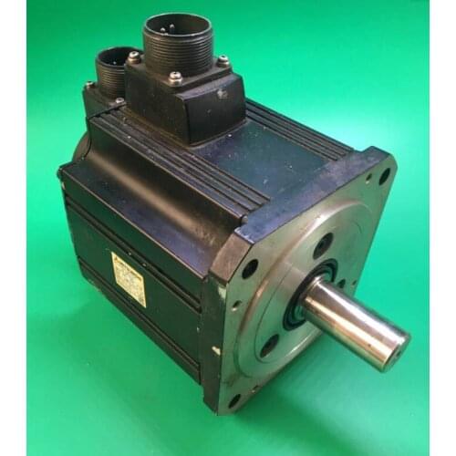 HC-SFS152W02-S72 servo motor , used in good condition . 80% appearance new , good working , free shipping