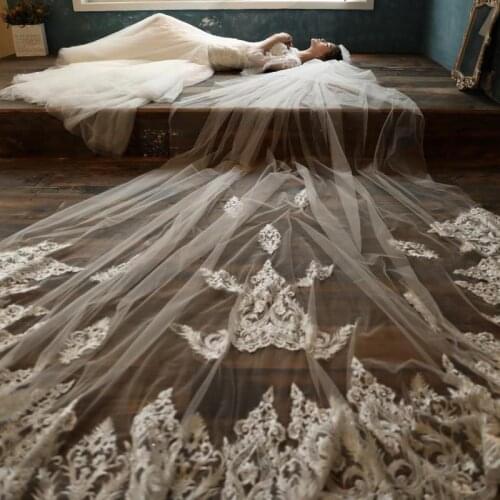 Romantic Long Bridal Veil Two Layers Cover Face Lace Appliques 2.8m Wedding Veil With Comb Nature White High Quality Bridal Veil