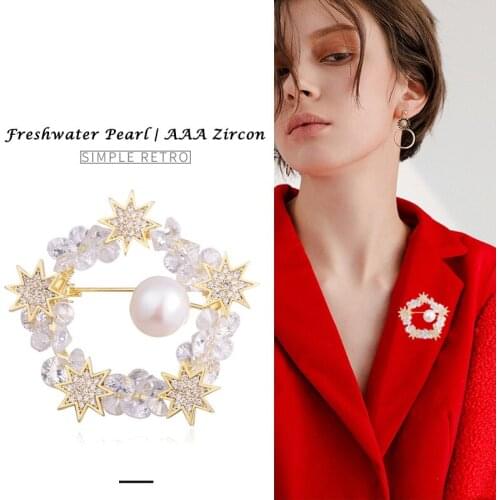 Hongye New Anti Slip Pin Fixed Straps Korean Simple Natural Freshwater Pearl Brooch for Women Anti Wearing Meteor Sparkly Pins