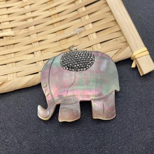 1 Piece of Black Shell Pendant Elephant Carving Vintage Colorful Necklace Pendant Punk Style Ladies Crafts DIY Exquisite Jewelry
