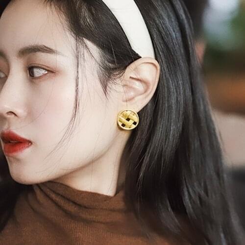 LOVR Korean Geometric Hoop Earrings For Women Statement Dangle Earring Small Round Drop Earrings 2021 Trend Female Metal Jewelry