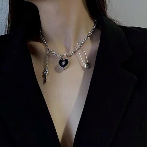 Love Lock Women Necklaces Hollow Necklace Woman Pin Pendant Clavicle Chain Trendy Party Silver Color European Stainless Brincos