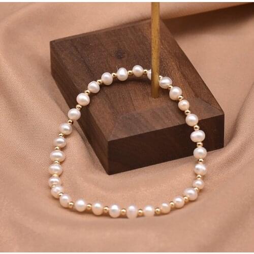 Trendy Simple Delicate Pearl Bracelet Stretchable 17cm Beaded Freshwater Pearl Bracelets for Women 2021