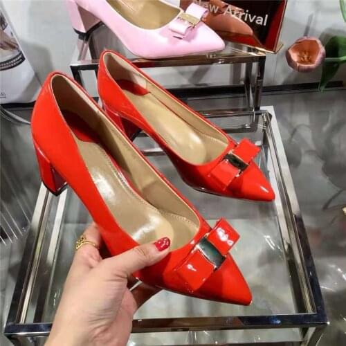 2021 Fashion Patent Leather Pointed Toe Sandals shoes Women Luxury Med Heels Pumps Shoes Ladies Party Dresses Pumps Shoes