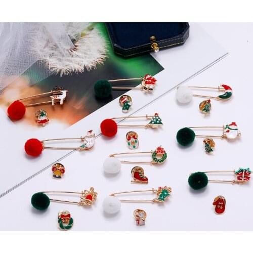 Christmas Enamel Pin elk/Socks/Bells/Christmas Tree Brooch Bag Clothes Lapel Pin Sasha Away Badge Cartoon Jewelry Gift For Kid