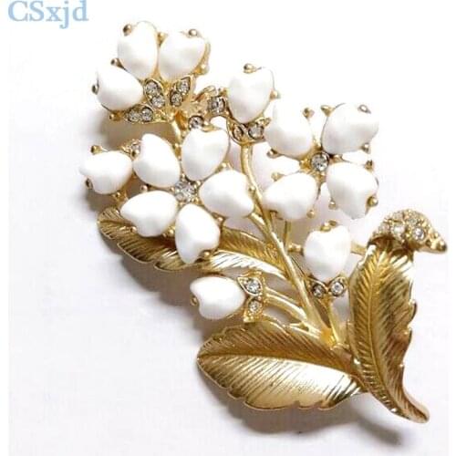 CSxjd vintage lily Brooch Irregular shape Natural white stone Women Fashion elegant brooch