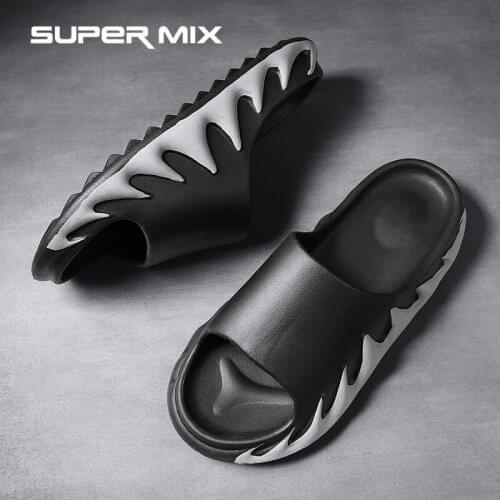 2021 personality Summer Men Slippers Quick Dry Casual Shoes Beach Sandals Non-slip Slides Massage Slippers Home Bathroom