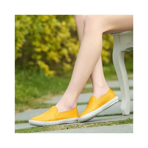 2017 spring rubber sole rubber free casual leather shoes Flat shoes comfortable and lazy shoes