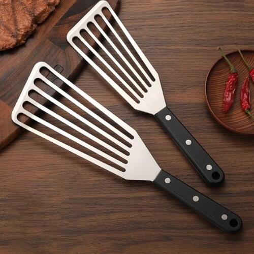 Multifunctional Slotted Frying Spatula Steak Shovel Fish Hollow Design Multipurpose Wooden Handle Long Time Use Kitchen Tool