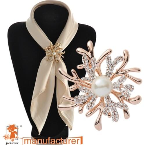 Fashion crystal rhinestone pearl brooch staghorn coral flowers corsage brooch female wedding scarf pin